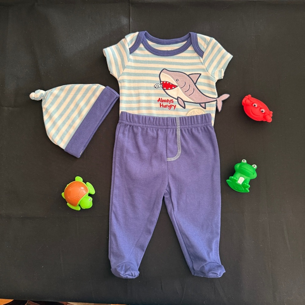 Millie & Myles Baby Cute Shark Print 3 Pc Set bodysuit Pants & Hat Size 3M NWT